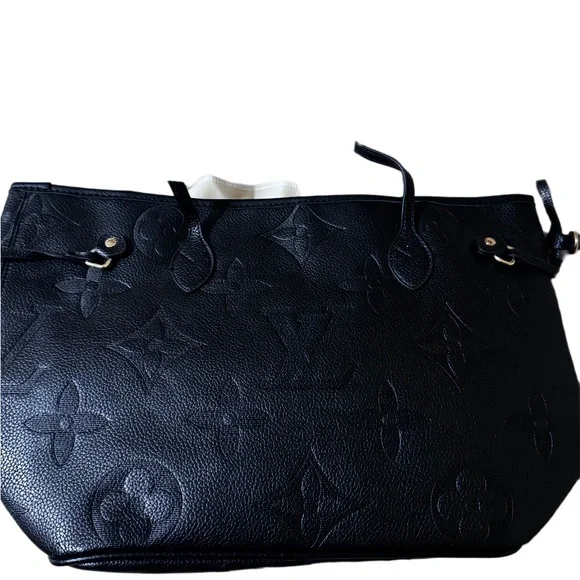 & Other Stories Black Embossed Tote - Picture 4 of 10